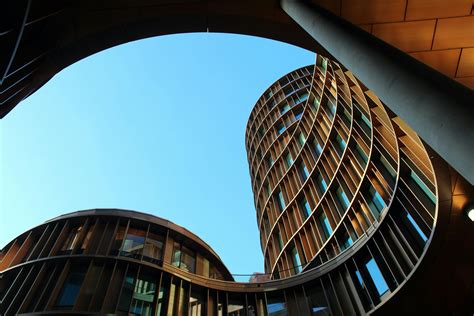 Curvy Buildings